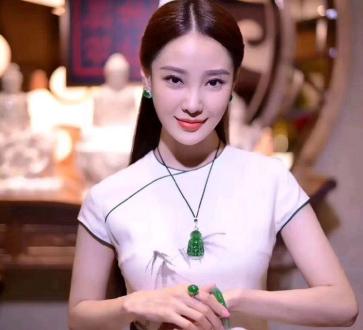 缅甸人卖的翡翠手镯100元3个,你敢要吗.