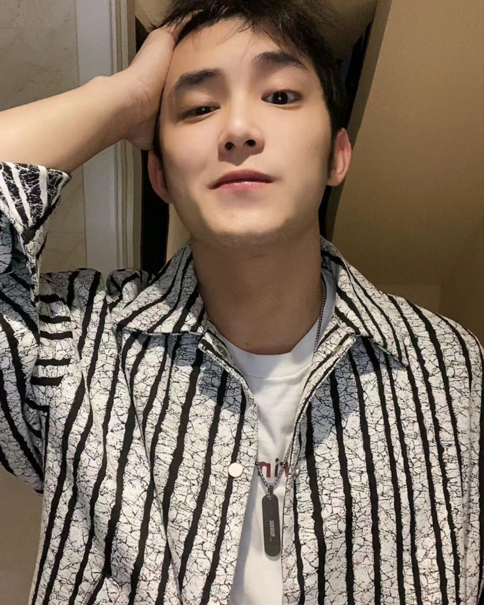 吕浩轩 正在直播