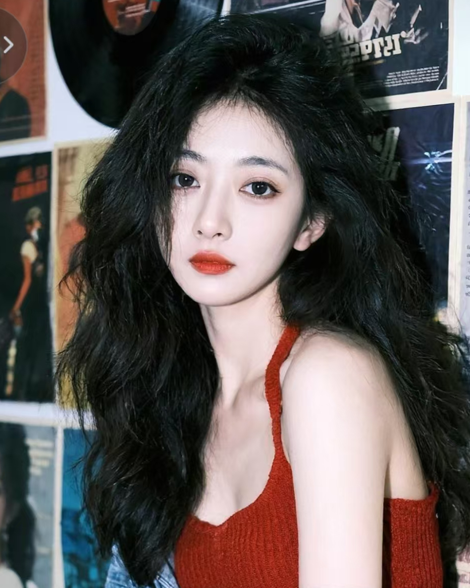 不爱化妆的然宝