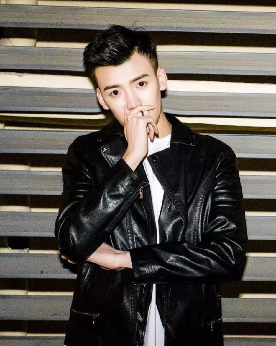 琛与凡正在直播