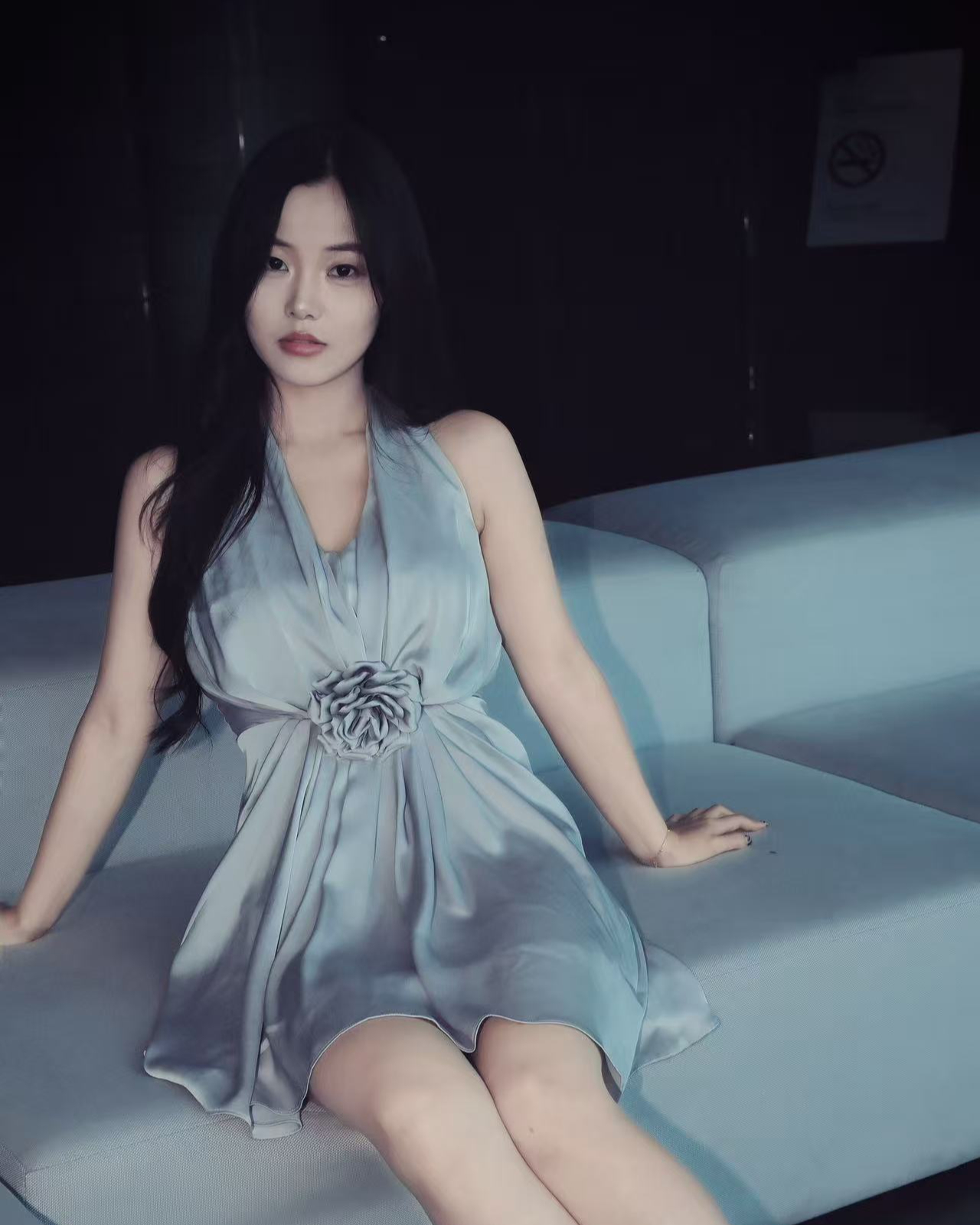 情商不够颜值来凑