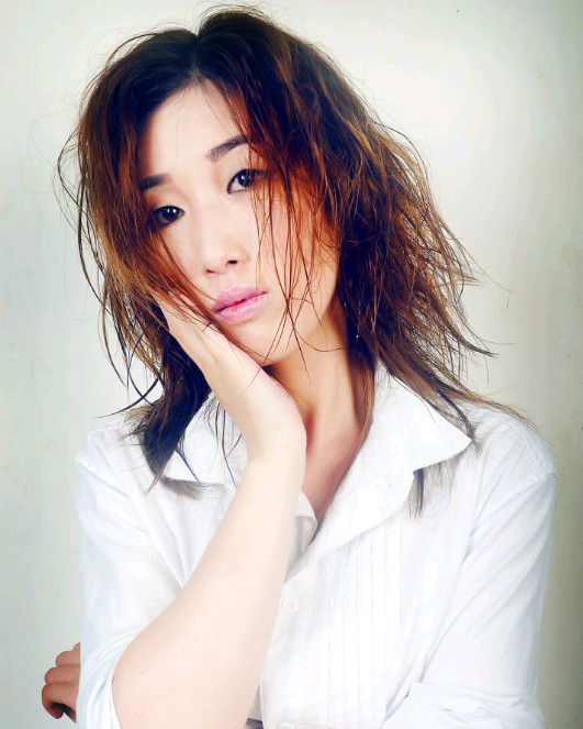 秃顶老嫂子半夜爬你家窗户